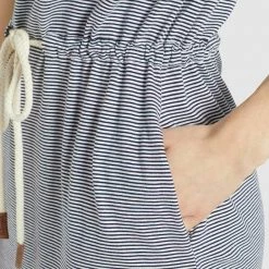 Besorgen ⭐ Khujo ANNEMARIE - Jerseykleid - Weiß-blau Gestreift, Damen 🛒 -khujo Verkaufsladen 040560f8430e4545950d155ec4f95055