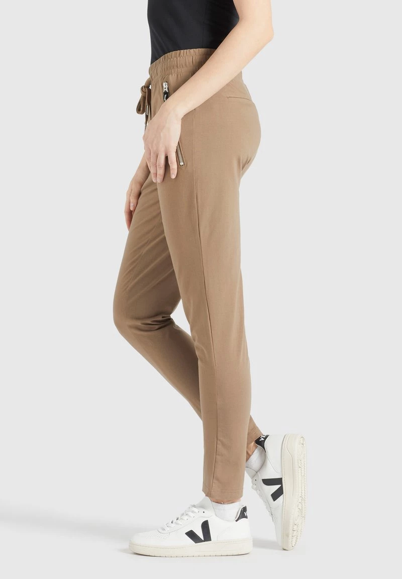 Großhandel ✔️ Khujo LYNDSY - Jogginghose - Khaki, Damen 😍 5 Großhandel ✔️ Khujo LYNDSY - Jogginghose - Khaki, Damen 😍 – Bild 5