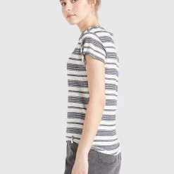 Bestes Angebot 👍 Khujo MATAMA - T-Shirt Print - Naturweiß-dunkelblau Gestreift, Damen 🤩 -khujo Verkaufsladen 233115580e984f328d5fe808a21c6841