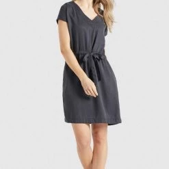 Blitzangebot 😍 Khujo ANNELI - 👖 Jeanskleid - Grau Gewaschen, Damen 🔥 -khujo Verkaufsladen 8c6c2fb6f00840de8d4fe3e56c098acb