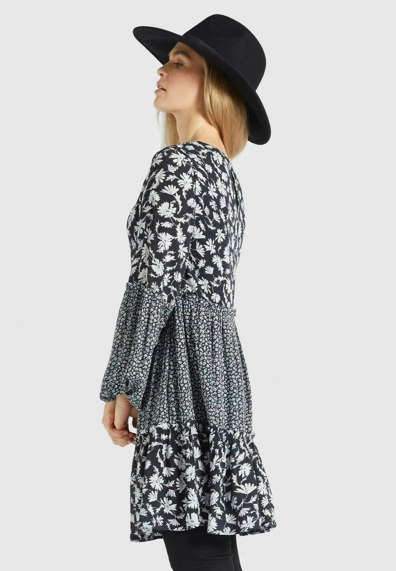 Beste Bewertungen von 🔔 Khujo GRANATA - Freizeitkleid - Schwarz Weiß, Damen 😍 8 Beste Bewertungen von 🔔 Khujo GRANATA - Freizeitkleid - Schwarz Weiß, Damen 😍 – Bild 8